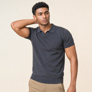 Polo Slim de Cuello Abierto para Hombre Forever 21 #color_gris