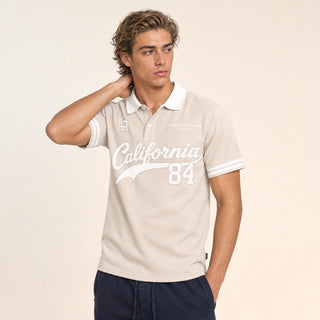 Polo con Estampado Varsity para Hombre Forever 21 #color_beige