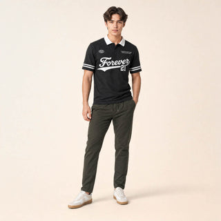 Polo con Estampado Varsity para Hombre Forever 21 #color_negro