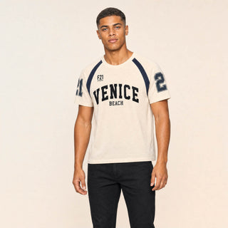 Playera Raglan con Estampado para Hombre Forever 21 #color_hueso