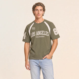 Playera Raglan con Estampado para Hombre Forever 21 #color_olivo