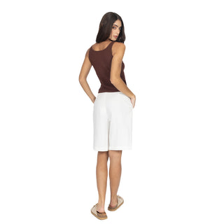 Short Bermuda con Pinzas de Tiro Alto