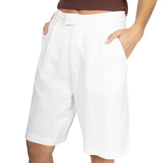 Short Bermuda con Pinzas de Tiro Alto