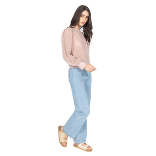 Blusa semitransparente de puntos con cuello alto