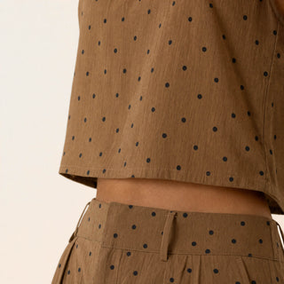 Blusa Crop con Nudo al Hombro para Mujer Forever 21 #color_café