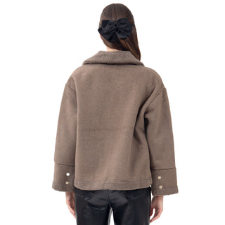 CHAMARRA PARA MUJER SUEDE SHERPA WITH BUTTONS FOREVER 21