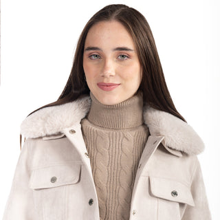 Chamarra suede con peluche en cuello