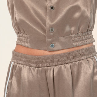 Chamarra Crop Satin con Broches para Mujer Forever 21 #color_beige