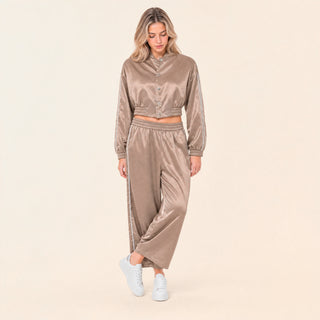 Chamarra Crop Satin con Broches para Mujer Forever 21 #color_beige