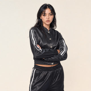 Chamarra Crop Satin con Broches para Mujer Forever 21 #color_negro