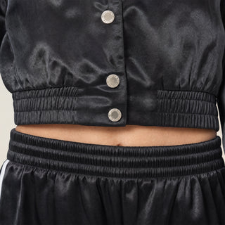 Chamarra Crop Satin con Broches para Mujer Forever 21 #color_negro