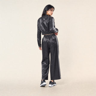 Chamarra Crop Satin con Broches para Mujer Forever 21 #color_negro