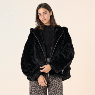 Chamarra Hoodie Oversized de Peluche para Mujer Forever 21 #color_negro