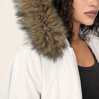 Chamarra Parka con Capucha para Mujer Forever 21 #color_hueso