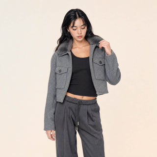 Chamarra Cropped con Cuello Pelo para Mujer Forever 21 #color_gris