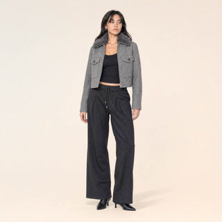 Chamarra Cropped con Cuello Pelo para Mujer Forever 21 #color_gris
