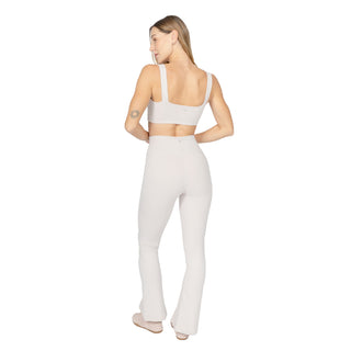 Pantalón Flare de cintura alta con split