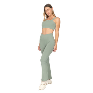Pantalón Flare de cintura alta con split