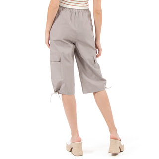 BREEZY SUMMER CAPRI PANTS WITH CARGO POCKETS