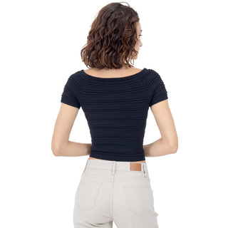 Playera Tejida Slim con Cuello Amplio