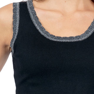 Top Corto Slim con Contraste