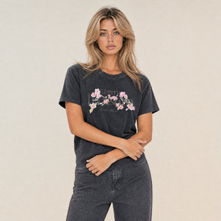 Playera Gráfica Cherry Blossom para Mujer Forever 21 #color_negro
