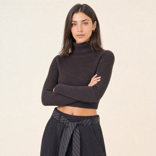 Playera Cropped Cuello Alto para Mujer Forever 21 #color_café