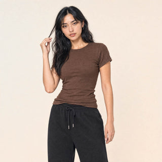 Playera Slim de Manga Corta para Mujer Forever 21 #color_café