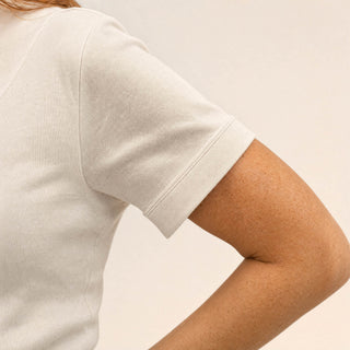 Playera Slim de Manga Corta para Mujer Forever 21 #color_hueso