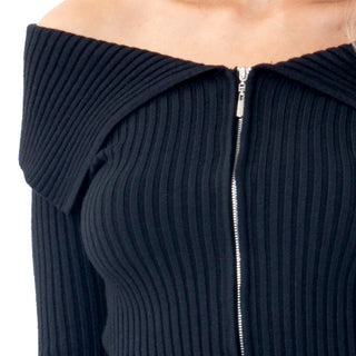 SWEATER PARA MUJER WITH ZIPPER & SHOULDER DOWN FOREVER 21