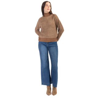 Suéter cuello alto con manga larga y puño ajustado