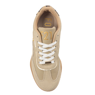Tenis con Detalle de Animal Print y Paneles de Gamuza
