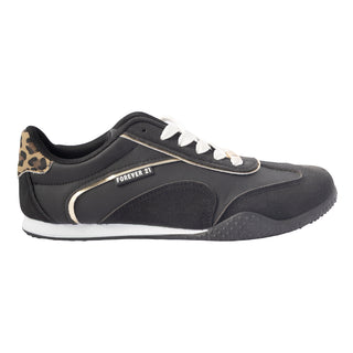 Tenis con Detalle de Animal Print y Paneles de Gamuza