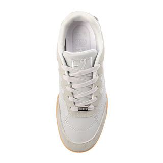 Tenis con Suela Dentada y Costuras Decorativas