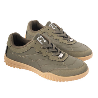 Tenis con Suela Dentada y Costuras Decorativas