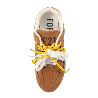 Tenis con Agujetas Bicolor y Paneles en Relieve