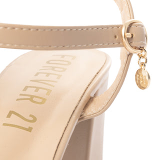Zapatos de Tacón con Pulsera y Herraje Frontal